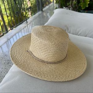 Lack of Color Wanderer Boater Cream Straw Sun Hat Size Small 55cm